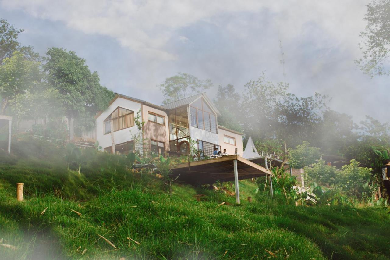 Villa Micasa - Nha Gac Mai Tren Dinh Doi Cao Bang Exterior foto